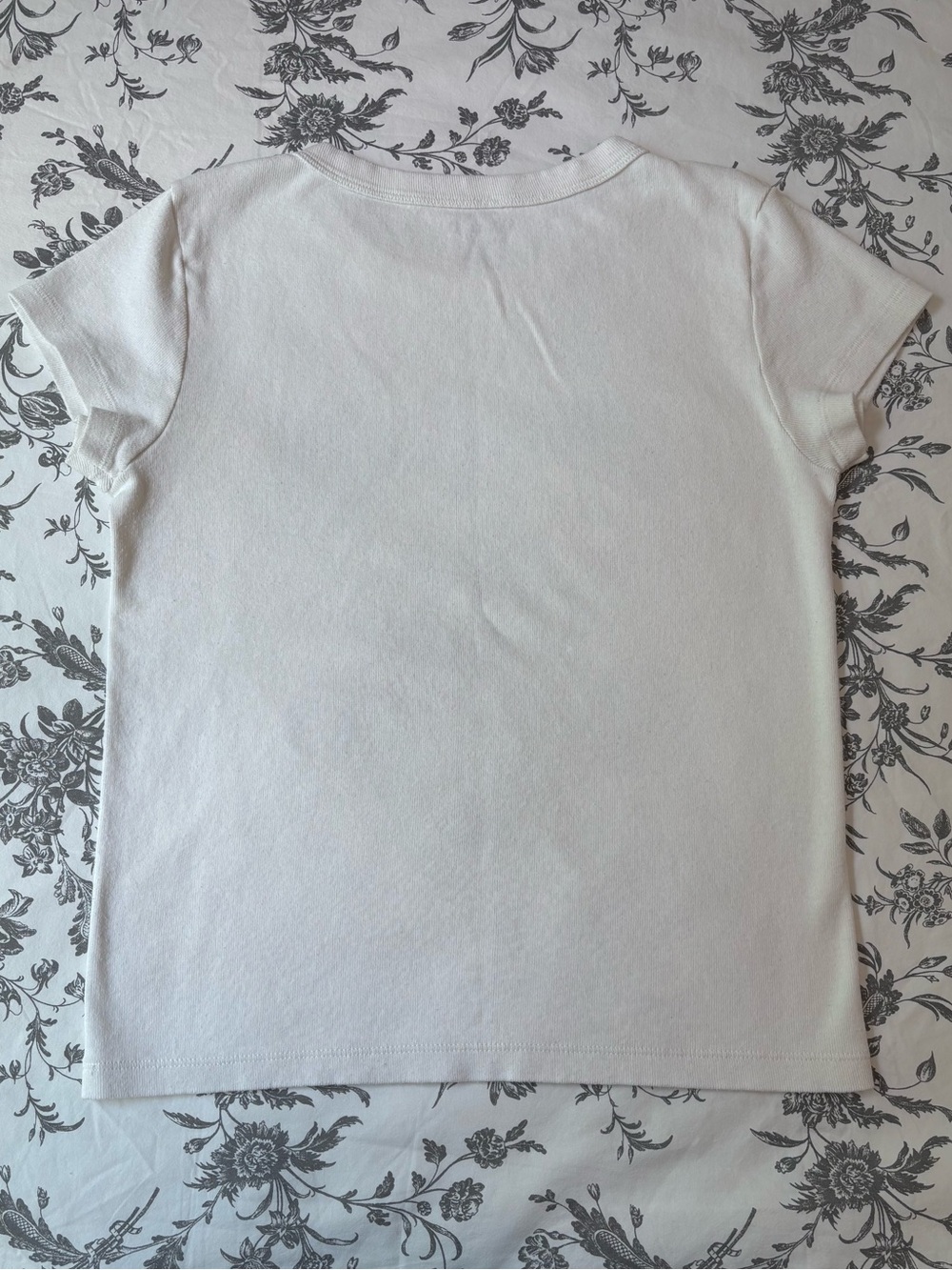 Brandy Melville Hailie Chill Since '93 Top - Picture 5 of 8
